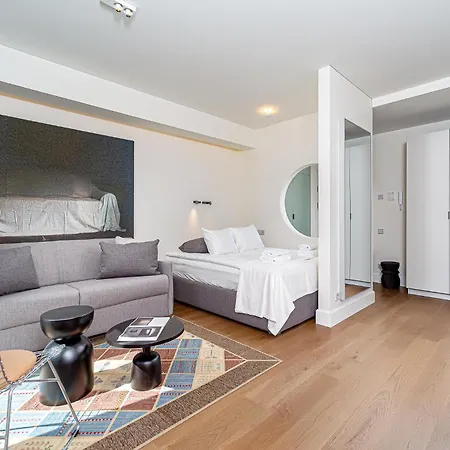 アパート Cohost I New W-balcony I Air Condition I Free Parking & Netflix I By Botanical Park