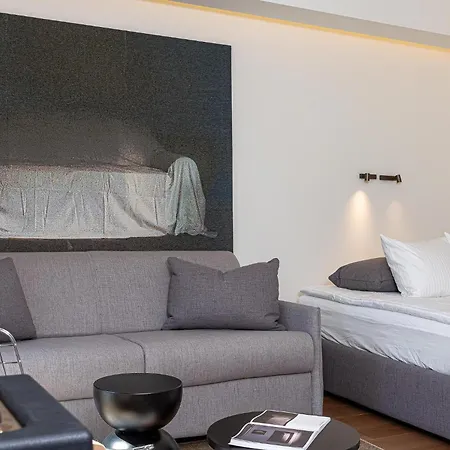 Cohost I New W-balcony I Air Condition I Free Parking & Netflix I By Botanical Park *