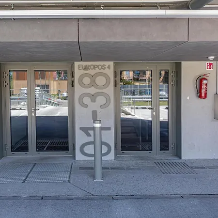 Lejlighed Cohost I New W-balcony I Air Condition I Free Parking & Netflix I By Botanical Park