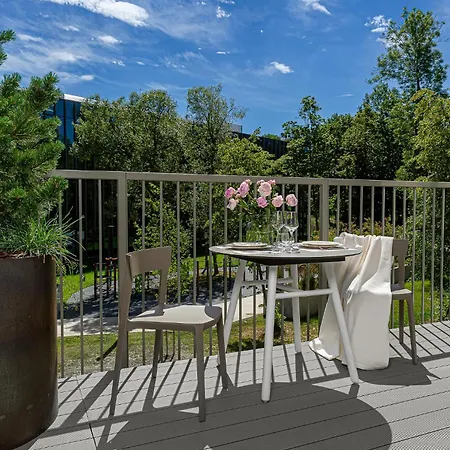 Cohost I New W-balcony I Air Condition I Free Parking & Netflix I By Botanical Park Lejlighed *