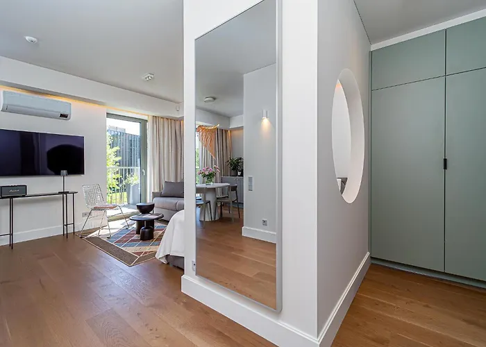 Cohost I New W-balcony I Air Condition I Free Parking & Netflix I By Botanical Park Kaunas